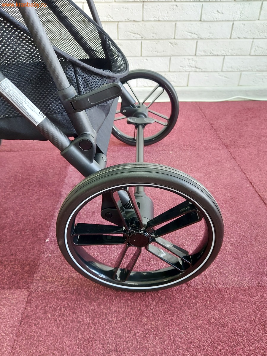 Коляска прогулочная с реверсивным блоком CARRELLO EXTRA (вид 9) Коляска прогулочная с реверсивным блоком CARRELLO EXTRA (фото, вид 9)